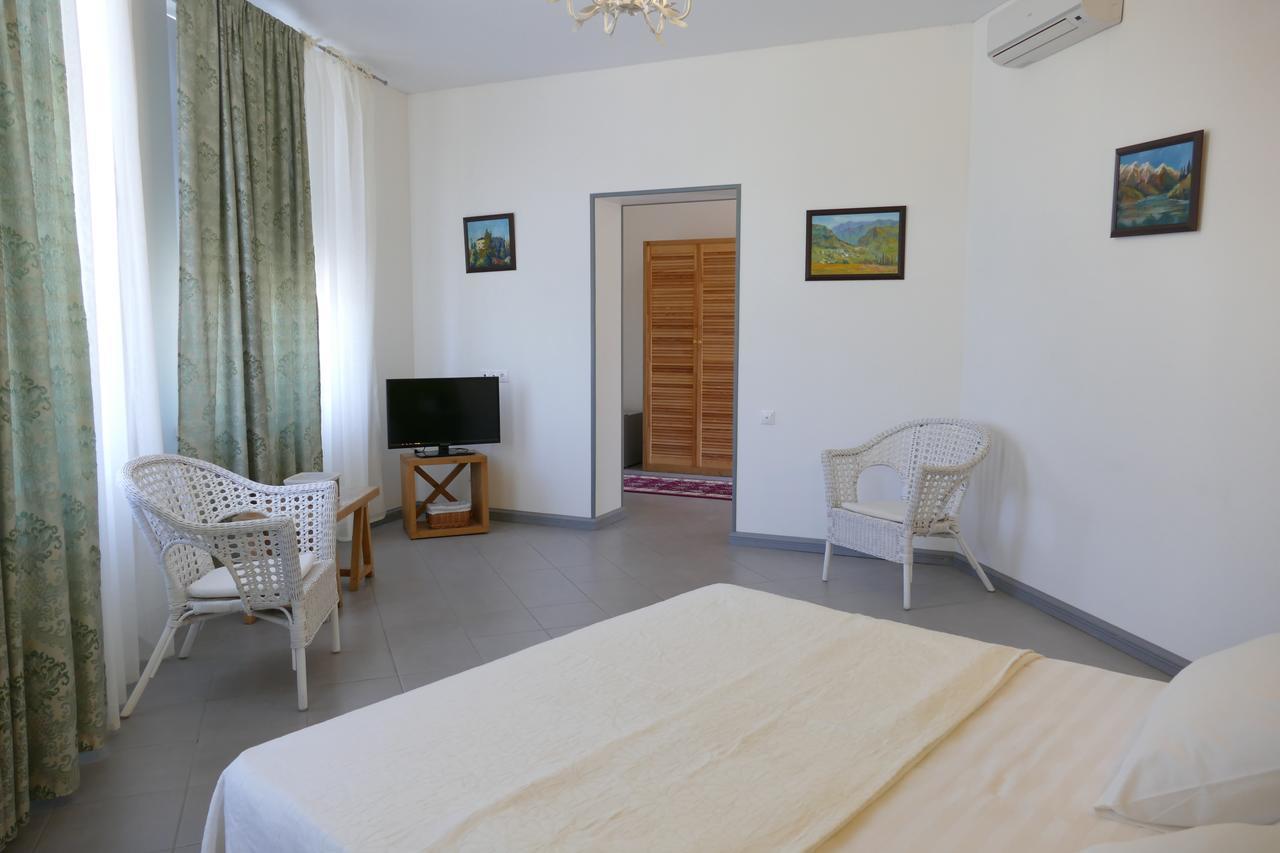 Heliopark Gora Bagrata Sukhumi Exterior foto
